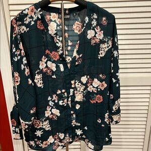 New York and Company Green Floral Blouse 3/4 Sleeve Blouse
